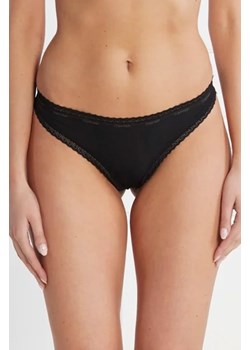 Calvin Klein Underwear Stringi ze sklepu Gomez Fashion Store w kategorii Majtki damskie - zdjęcie 172932425