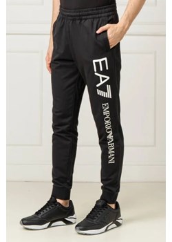EA7 Spodnie dresowe | Regular Fit ze sklepu Gomez Fashion Store w kategorii Spodnie męskie - zdjęcie 172942815