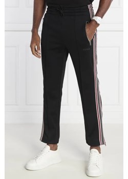 HUGO Spodnie dresowe Darst | Regular Fit ze sklepu Gomez Fashion Store w kategorii Spodnie męskie - zdjęcie 172943785