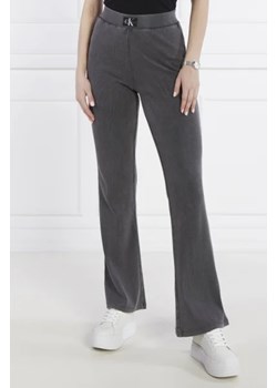 CALVIN KLEIN JEANS Spodnie dresowe | Regular Fit ze sklepu Gomez Fashion Store w kategorii Spodnie damskie - zdjęcie 172943809