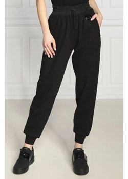 Michael Kors Spodnie dresowe | Regular Fit ze sklepu Gomez Fashion Store w kategorii Spodnie damskie - zdjęcie 172944899