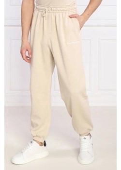 CALVIN KLEIN JEANS Spodnie dresowe | Regular Fit ze sklepu Gomez Fashion Store w kategorii Spodnie męskie - zdjęcie 172945508