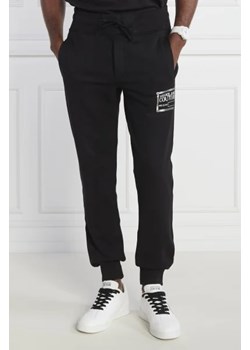 Versace Jeans Couture Spodnie dresowe | Oversize fit ze sklepu Gomez Fashion Store w kategorii Spodnie męskie - zdjęcie 172945696
