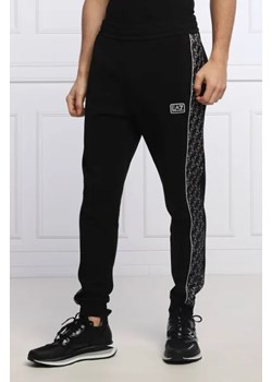 EA7 Spodnie dresowe | Regular Fit ze sklepu Gomez Fashion Store w kategorii Spodnie męskie - zdjęcie 172946768