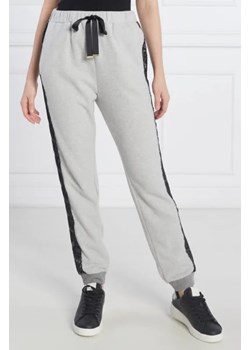 Liu Jo Rose Spodnie dresowe | Regular Fit ze sklepu Gomez Fashion Store w kategorii Spodnie damskie - zdjęcie 172949518