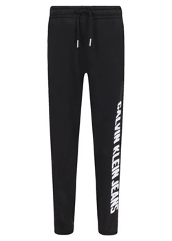 CALVIN KLEIN JEANS Spodnie dresowe | Relaxed fit ze sklepu Gomez Fashion Store w kategorii Spodnie chłopięce - zdjęcie 172950058