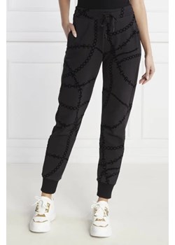 Versace Jeans Couture Spodnie dresowe PANTAGYM | Regular Fit ze sklepu Gomez Fashion Store w kategorii Spodnie damskie - zdjęcie 172950526