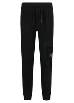 CALVIN KLEIN JEANS Spodnie dresowe | Regular Fit ze sklepu Gomez Fashion Store w kategorii Spodnie chłopięce - zdjęcie 172951018