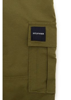 Tommy Hilfiger Spodnie CHELSEA CARGO PANT | Regular Fit ze sklepu Gomez Fashion Store w kategorii Spodnie chłopięce - zdjęcie 172951077