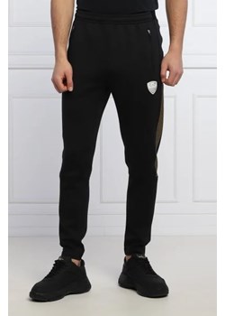EA7 Spodnie dresowe | Regular Fit ze sklepu Gomez Fashion Store w kategorii Spodnie męskie - zdjęcie 172951635