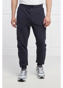 GUESS ACTIVE Spodnie dresowe ARLO | Regular Fit ze sklepu Gomez Fashion Store w kategorii Spodnie męskie - zdjęcie 172952385