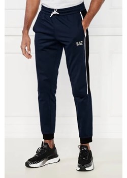EA7 Spodnie dresowe | Regular Fit ze sklepu Gomez Fashion Store w kategorii Spodnie męskie - zdjęcie 172953218