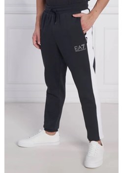 EA7 Spodnie dresowe | Regular Fit ze sklepu Gomez Fashion Store w kategorii Spodnie męskie - zdjęcie 172953507