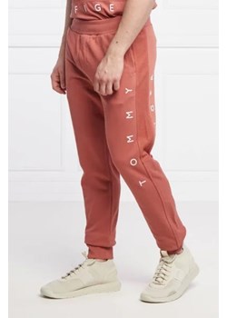 Tommy Hilfiger Spodnie dresowe | Regular Fit | regular waist ze sklepu Gomez Fashion Store w kategorii Spodnie męskie - zdjęcie 172953839