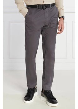 Calvin Klein Spodnie chino + pasek MODERN TWILL | Slim Fit ze sklepu Gomez Fashion Store w kategorii Spodnie męskie - zdjęcie 172953909