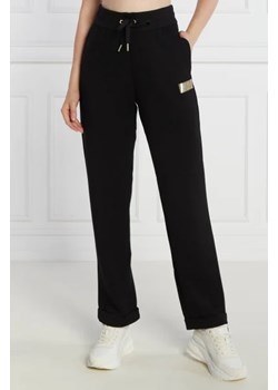 Armani Exchange Spodnie dresowe | Regular Fit ze sklepu Gomez Fashion Store w kategorii Spodnie damskie - zdjęcie 172954638