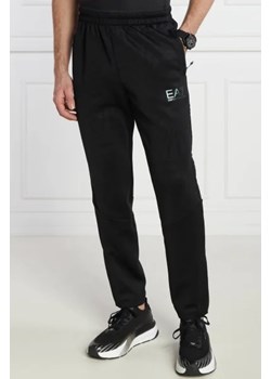 EA7 Spodnie dresowe | Regular Fit ze sklepu Gomez Fashion Store w kategorii Spodnie męskie - zdjęcie 172955167
