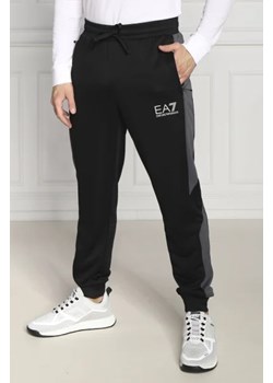 EA7 Spodnie dresowe | Regular Fit ze sklepu Gomez Fashion Store w kategorii Spodnie męskie - zdjęcie 172955429