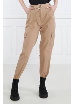 GUESS Spodnie VANESSA | Relaxed fit ze sklepu Gomez Fashion Store w kategorii Spodnie damskie - zdjęcie 172955997
