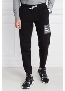 EA7 Spodnie dresowe | Regular Fit ze sklepu Gomez Fashion Store w kategorii Spodnie męskie - zdjęcie 172957176