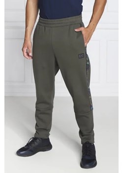 EA7 Spodnie dresowe | Regular Fit ze sklepu Gomez Fashion Store w kategorii Spodnie męskie - zdjęcie 172960466
