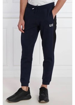 EA7 Spodnie dresowe | Regular Fit ze sklepu Gomez Fashion Store w kategorii Spodnie męskie - zdjęcie 172960958