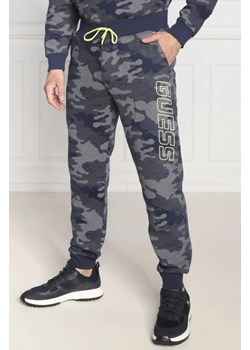 GUESS ACTIVE Spodnie dresowe | Regular Fit ze sklepu Gomez Fashion Store w kategorii Spodnie męskie - zdjęcie 172964048