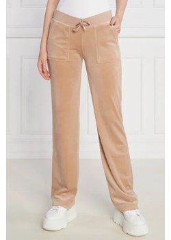 Juicy Couture Spodnie dresowe Del Ray Classic Velour Pant Pocket Design GOLD HW | Regular Fit ze sklepu Gomez Fashion Store w kategorii Spodnie damskie - zdjęcie 172964796