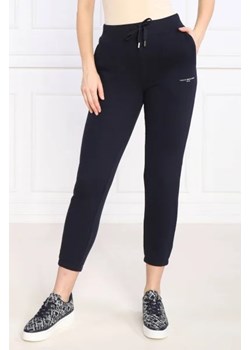 Tommy Hilfiger Spodnie dresowe | Regular Fit ze sklepu Gomez Fashion Store w kategorii Spodnie damskie - zdjęcie 172965727
