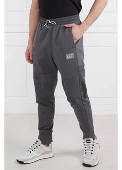 EA7 Spodnie dresowe | Regular Fit ze sklepu Gomez Fashion Store w kategorii Spodnie męskie - zdjęcie 172965856
