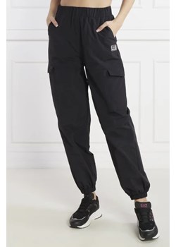 EA7 Spodnie dresowe | Regular Fit ze sklepu Gomez Fashion Store w kategorii Spodnie damskie - zdjęcie 172965925
