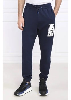 EA7 Spodnie dresowe | Regular Fit ze sklepu Gomez Fashion Store w kategorii Spodnie męskie - zdjęcie 172966648