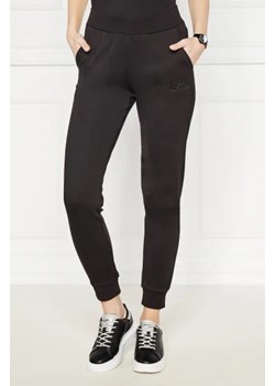 EA7 Spodnie dresowe | Regular Fit ze sklepu Gomez Fashion Store w kategorii Spodnie damskie - zdjęcie 172966858