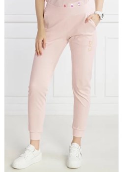 EA7 Spodnie dresowe | Regular Fit ze sklepu Gomez Fashion Store w kategorii Spodnie damskie - zdjęcie 172968969