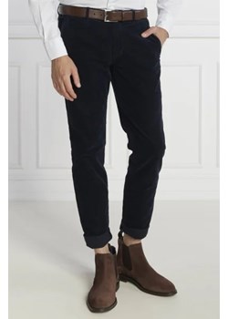 Tommy Hilfiger Spodnie chino BLEECKER CHINO CORDUROY GMD | Slim Fit ze sklepu Gomez Fashion Store w kategorii Spodnie męskie - zdjęcie 172968977