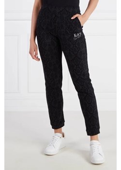 EA7 Spodnie dresowe | Regular Fit ze sklepu Gomez Fashion Store w kategorii Spodnie damskie - zdjęcie 172971046