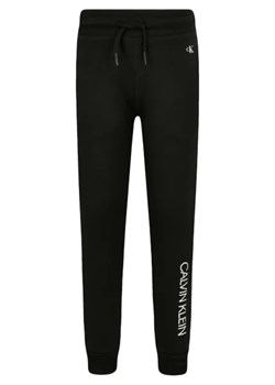 CALVIN KLEIN JEANS Spodnie dresowe | Regular Fit ze sklepu Gomez Fashion Store w kategorii Spodnie chłopięce - zdjęcie 172974828