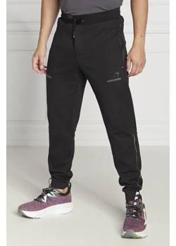 EA7 Spodnie dresowe | Regular Fit ze sklepu Gomez Fashion Store w kategorii Spodnie męskie - zdjęcie 172978575