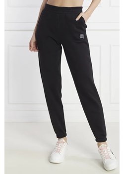 Karl Lagerfeld Spodnie dresowe ikonik 2.0 glitter | Regular Fit ze sklepu Gomez Fashion Store w kategorii Spodnie damskie - zdjęcie 172980678