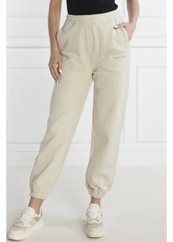 Tommy Jeans Spodnie dresowe CLASSICS EXT | Relaxed fit ze sklepu Gomez Fashion Store w kategorii Spodnie damskie - zdjęcie 172981787