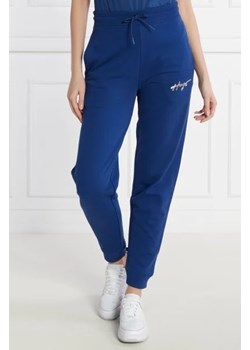 HUGO Spodnie dresowe Easy Jogger 3 | Relaxed fit ze sklepu Gomez Fashion Store w kategorii Spodnie damskie - zdjęcie 172982447