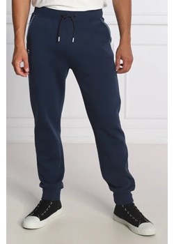 GUESS ACTIVE Spodnie dresowe | Regular Fit ze sklepu Gomez Fashion Store w kategorii Spodnie męskie - zdjęcie 172982869