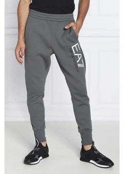 EA7 Spodnie dresowe | Regular Fit ze sklepu Gomez Fashion Store w kategorii Spodnie męskie - zdjęcie 172987298