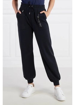 EA7 Spodnie dresowe | Regular Fit ze sklepu Gomez Fashion Store w kategorii Spodnie damskie - zdjęcie 172988039