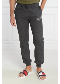 Tommy Hilfiger Spodnie dresowe HWK TRACK PANT QUILTED | Regular Fit ze sklepu Gomez Fashion Store w kategorii Spodnie męskie - zdjęcie 172988735
