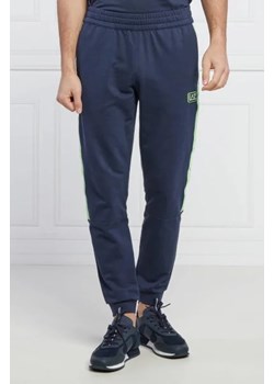 EA7 Spodnie dresowe | Regular Fit ze sklepu Gomez Fashion Store w kategorii Spodnie męskie - zdjęcie 172989499