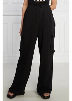 HUGO Spodnie dresowe Naleva | Relaxed fit ze sklepu Gomez Fashion Store w kategorii Spodnie damskie - zdjęcie 172989856