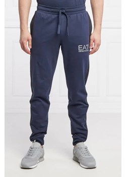 EA7 Spodnie dresowe | Regular Fit ze sklepu Gomez Fashion Store w kategorii Spodnie męskie - zdjęcie 172991845