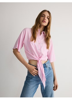 Reserved - Krótka koszula z wiązaniem - różowy ze sklepu Reserved w kategorii Koszule damskie - zdjęcie 172997829