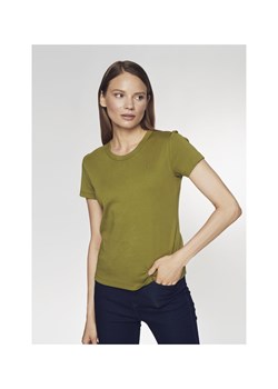 T-shirt khaki basic damski ze sklepu OCHNIK w kategorii Bluzki damskie - zdjęcie 173001098